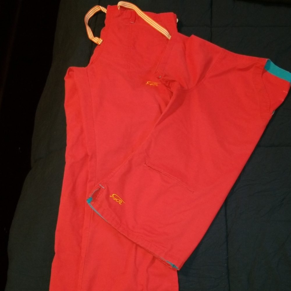 Scrub set